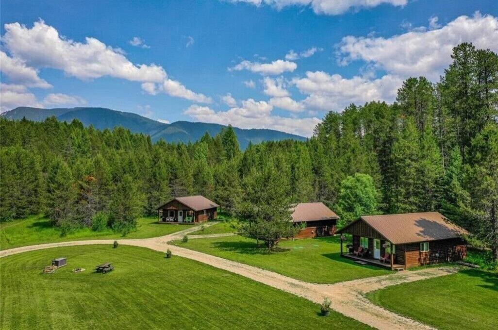 Glacier Homestead Coram Exterior foto